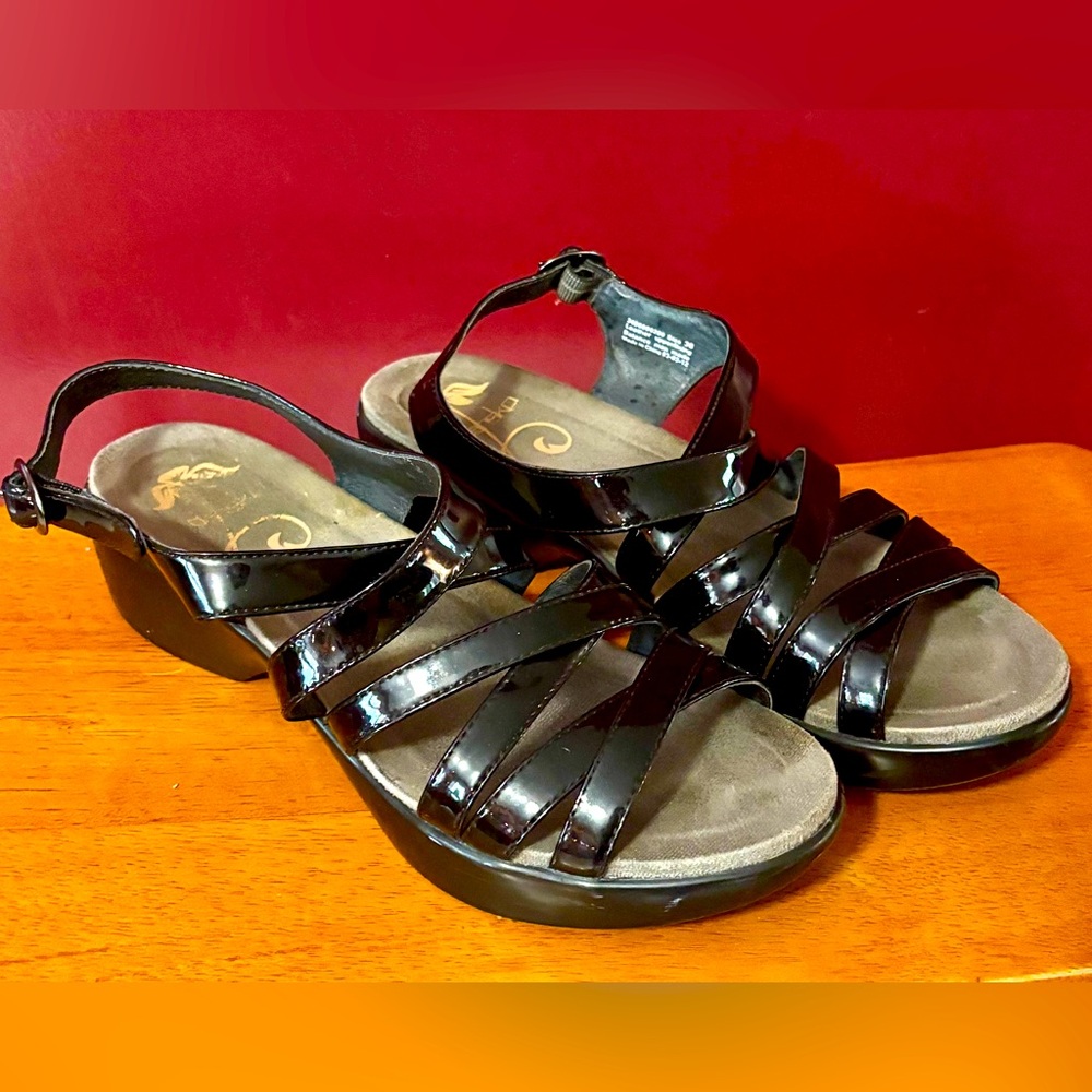 Dansko Dani Patent Leather Strappy Sandals black Women size 7.5 (38 Euro)